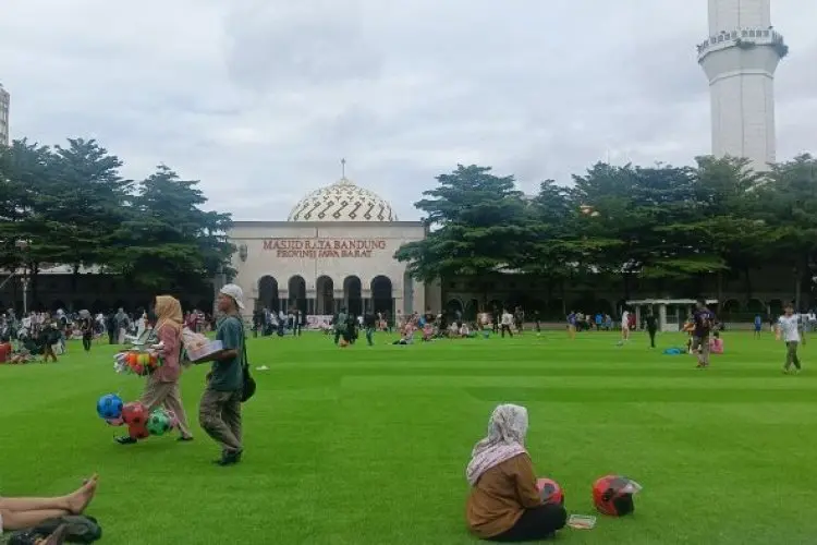 Taman Alun Alun Dibuka Saat Malam Tahun Baru