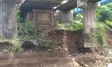 Pondasi Jembatan Penghubung Cirebon-Majalengka Terancam Ambruk