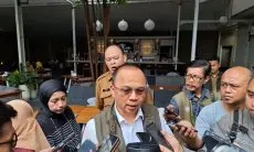 Pj Wali Kota Bandung Minta Masyarakat  Buang Sampah ke TPS