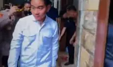 Wapres Gibran Bagikan Mainan Saat Kunjungi Korban Kebakaran Kemayoran Gempol