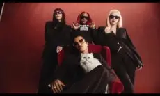 Rose BLACKPINK dan Lady Gaga jadi Model MV Baru Bruno Mars 'Fat, Juice & Wet'