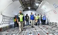 Bey Machmudin Sambut Kedatangan Kargo Perdana di Bandara Kertajati 