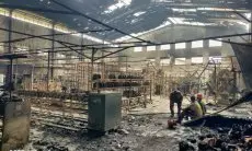 Petugas Damkar Berhasil Padamkan Kebakaran Tiga Pabrik di kab Bandung Selama 13 Jam