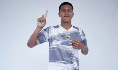 Fitrah Maulana Bangga Kembali Bermain di Persib
