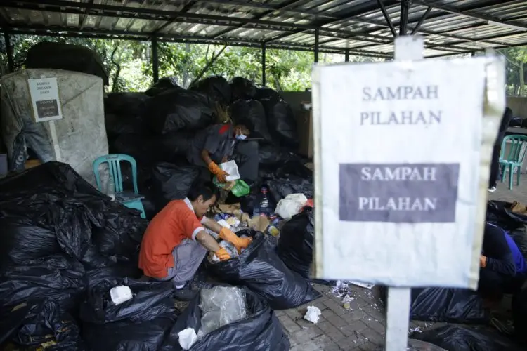 Pengelola Pasar Caringin Diberi Teguran Keras Soal Sampah