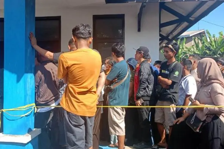 Diduga Hilang, Puluhan Korban Tumpahan Cairan Kimia Kembali Geruduk Kantor Unit Gakkum Sat Lantas Polres Cimahi