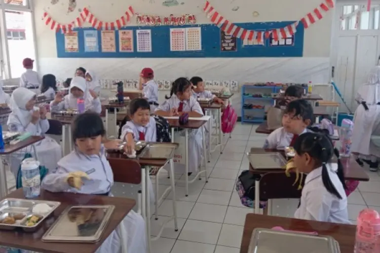 Program Makan Bergizi Gratis, Kota Bandung Bagikan 3.500 Bok di Tujuh Sekolah