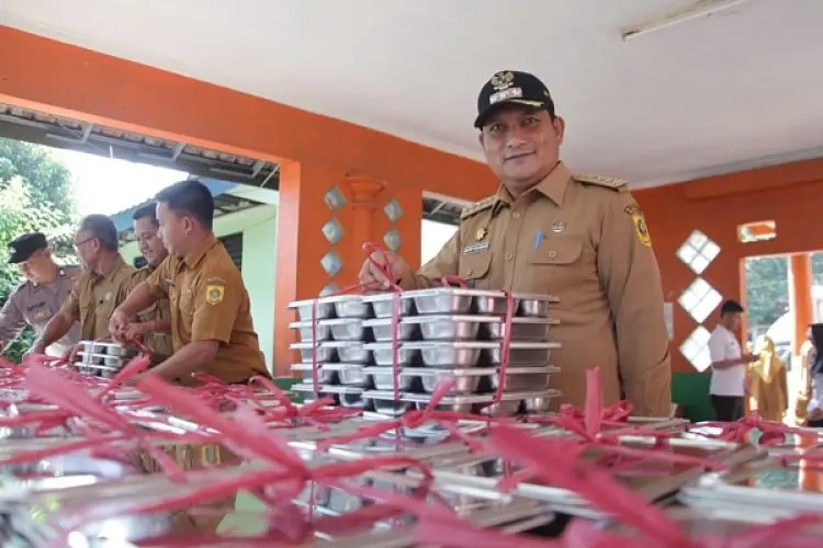 Pelaksanaan Program Pemberian Makan Bergizi Gratis Dilakukan Bertahap di Kabupaten Bogor 