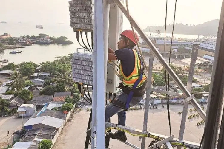 Trafik Data XL Axiata Naik 19% Sepanjang Liburan Nataru 2024/2025 