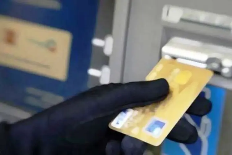 Mau Beraksi, Pelaku Ganjal ATM Diringkus Polisi di ATM Center RS EMC Sentul