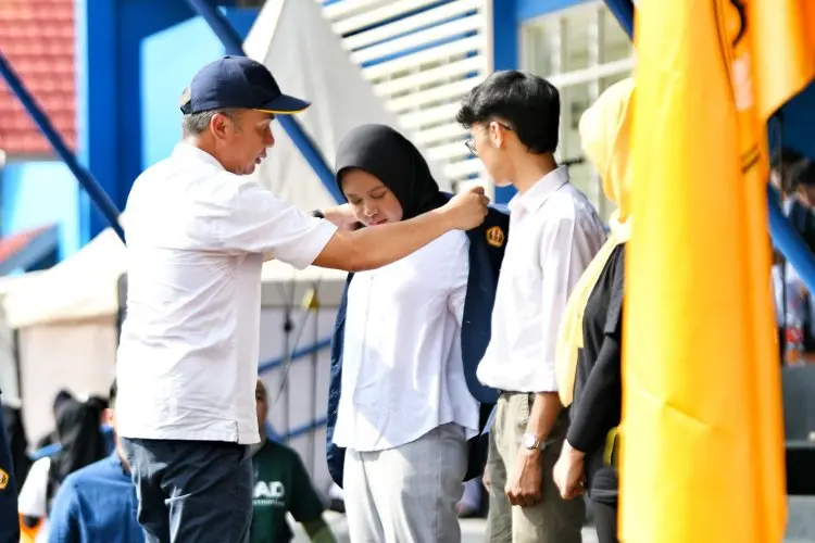 Bey Machmudin Berangkatkan 3.825 Mahasiswa KKN Unpad 