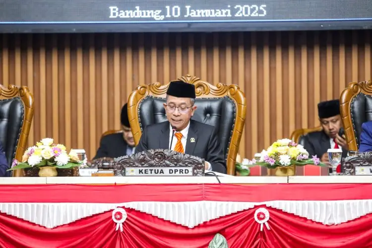 DPRD Serahkan Nama Walkot-Wawalkot Bandung Terpilih ke Mendagri