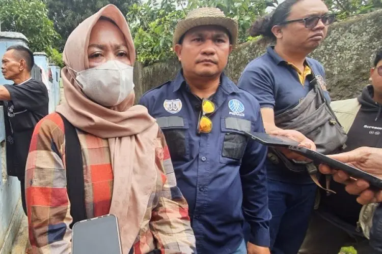Lela Tempuh Upaya Ekshumasi Makam Saprial di TPU Mbah Cikur Cibabat untuk Ungkap Penyebabnya dan Tuntut Keadilan