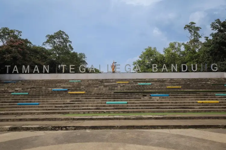 Aplikasi Jagad Perbaiki Kerusakan Taman Tegalega Bandung