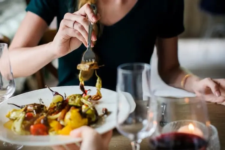 7 Cara Cerdas Memanipulasi Otak Agar Otomatis Makan Lebih Sehat