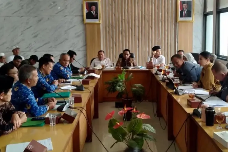 Ada AJB Kepemilikan Ganda, Para Pedagang Pasar Patrol Ngadu ke DPRD Kabupaten Bandung