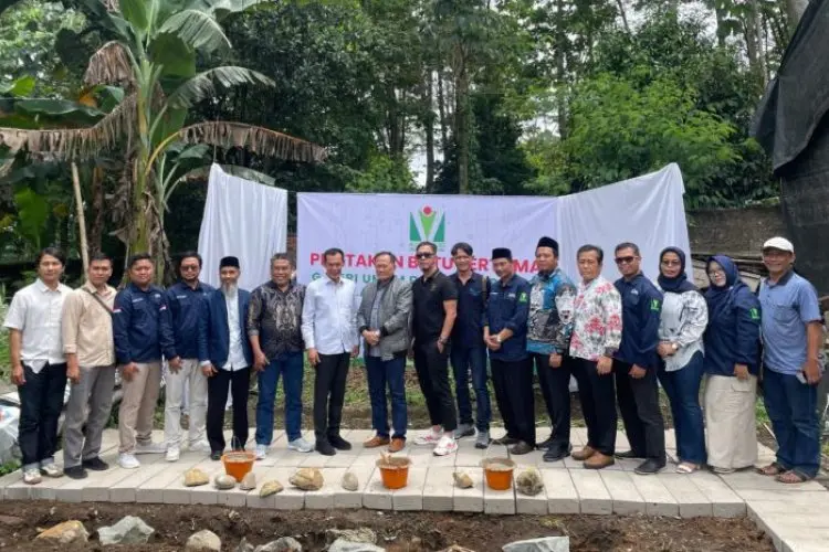 Jaro Ade Letakkan Batu Pertama Galeri Digital Koperasi GVN
