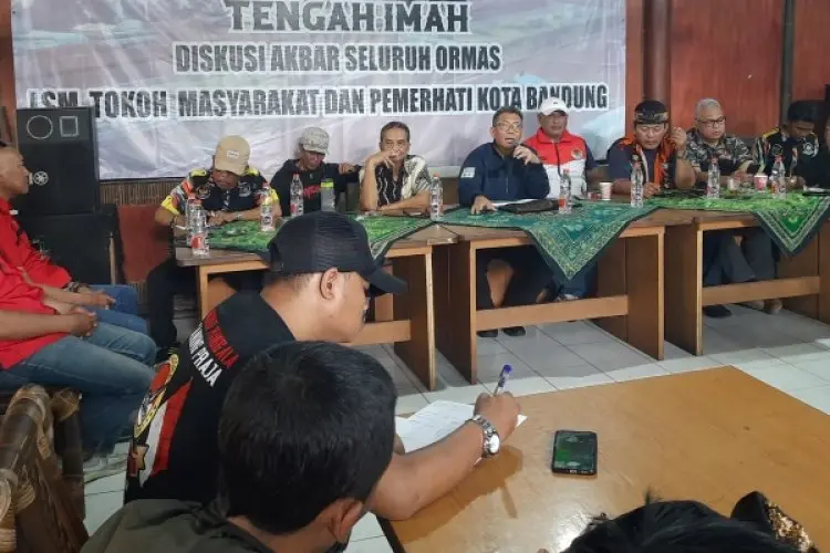 Soroti Kesemrawutan Lingkungan, Forum Komunikasi Tengah Imah Dorong Farhan-Erwin Benahi Kota Bandung
