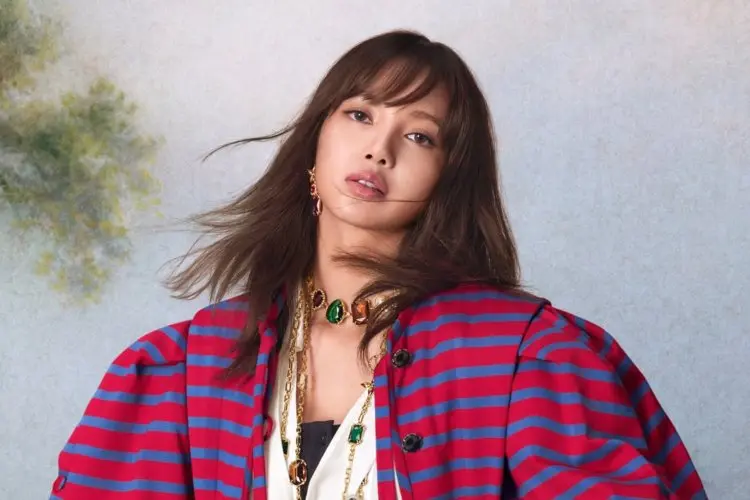 Sutradara 'The White Lotus' Season 3 Ceritakan Pengalaman Bekerja dengan Lisa BLACKPINK