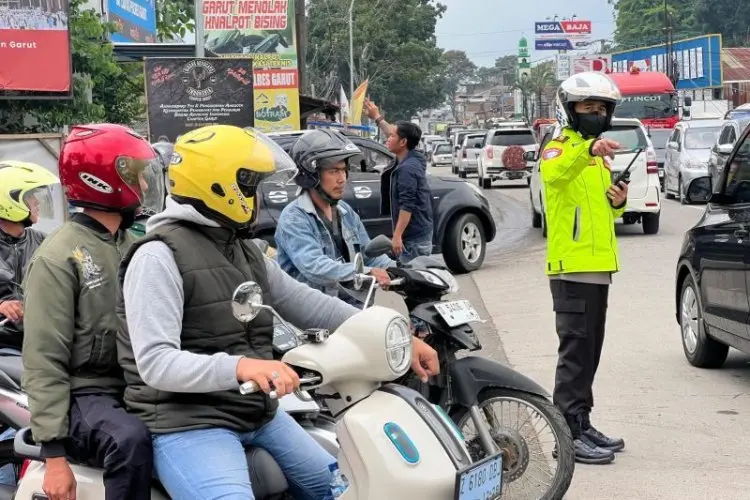 Arus Balik Libur Panjang, Polres Garut Terjunkan Tim Pengurai Kemacetan