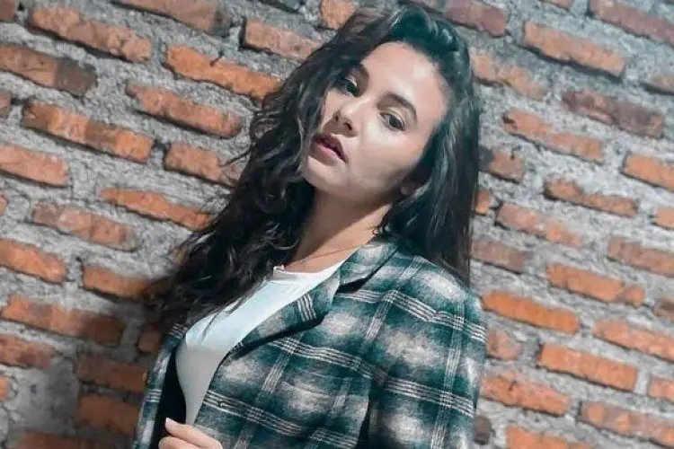 Profil dan Jejak Karir Larasati Nugroho, Artis FTV yang Alami Kecelakaan Tunggal di Jaksel