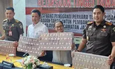 Kejati Jabar dan Kejari Sumedang Sita dan Kembalikan Uang Hasil Korupsi Pengadaan Tanah Tol Cisumdawu dari Terpidana Dadan Setiadi Megantara