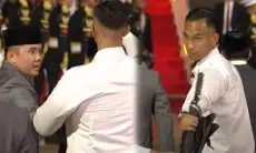 Aksi Mayor Teddy Tegur Paspampres yang Payungi Prabowo Jadi Sorotan, Netizen: Marah-marah mulu Ibu Negara