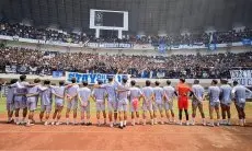 Ribuan Bobotoh Bakar Semangat Skuad Persib Bandung di Stadion GBLA Jelang Lawan Persija Jakarta