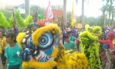 Ribuan Warga Kabupaten Bandung Antusias Saksikan Kirab Budaya Cap Go Meh di Taman Kopo Indah