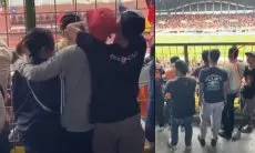 Viral! Penonton Jadi Korban Pemalakan Saat Pertandingan Persib vs Persija