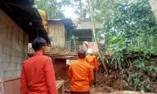 Cuaca Ekstrim Membuat Tiga Rumah Ambruk di Kota Bogor