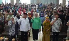 Badan Gizi Nasional dan DPR RI Sosialisasi Program Makan Bergizi Gratis di Desa Walahar Karawang