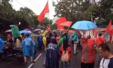 Ratusan Buruh PT Bapintri Cimahi Unjuk Rasa Tuntut Pembyaran Pesangon Penuh