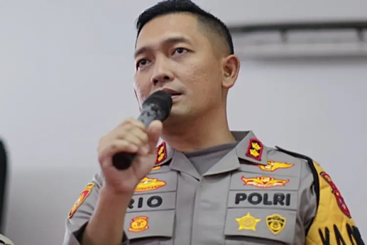 Mau Kabur Kemana Sih? Polisi Bogor Uber Peserta Pesta Gay yang Melarikan Diri....