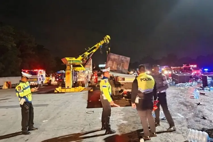 Ciri-ciri 8 Korban Kecelakaan Maut di Gerbang Tol Ciawi