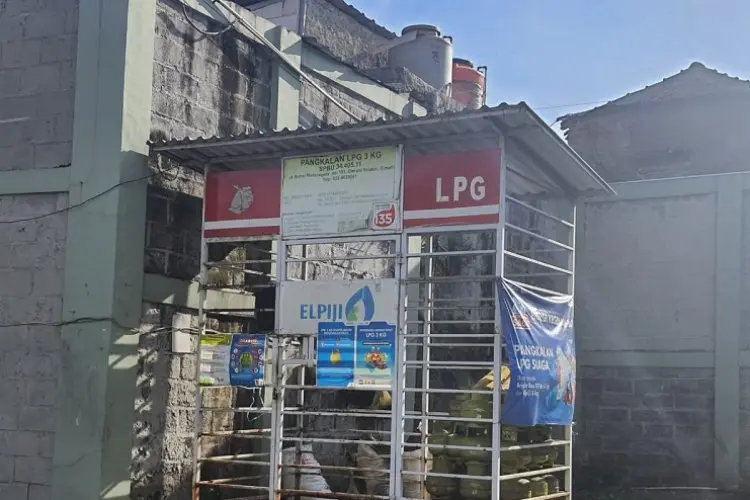 Warga Cimahi Masih Kebingungan Cari Gas Elpiji 3 Kg