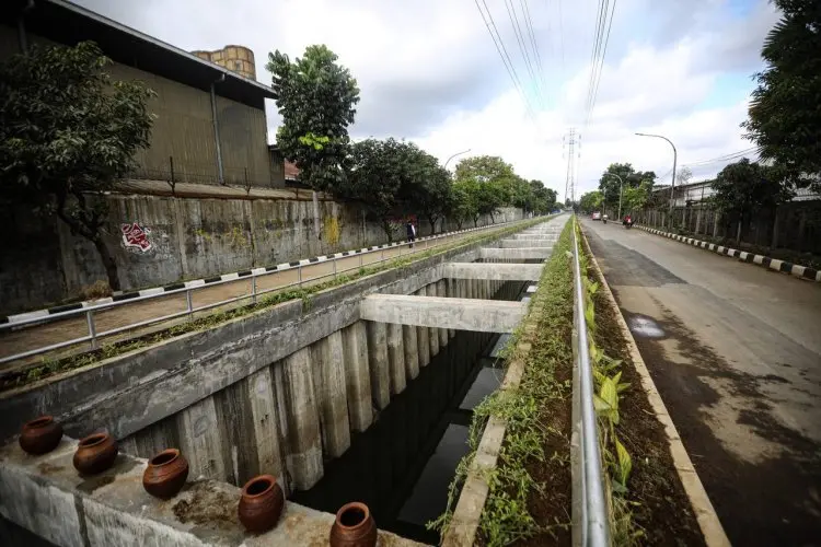 Bantu Kurangi Potensi Banjir Gedebage, Pj Wali Kota Bandung Resmikan Kolam Rentensi