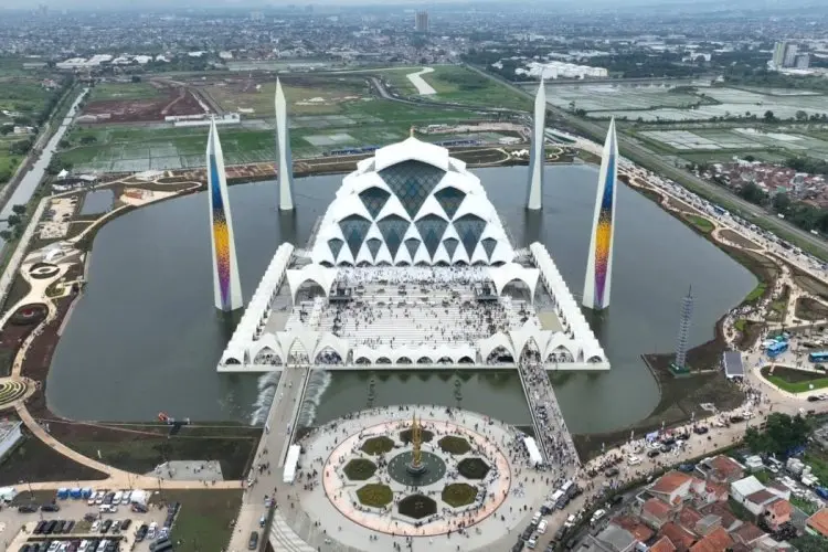 Pemprov Jabar Dorong DKM Perkuat Layanan, Masjid Raya Al Jabbar Jadi Primadona Wisata