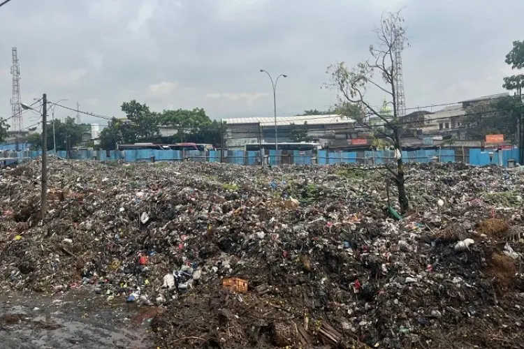 Tak Penuhi Syarat, KLH Segel TPA Caringin