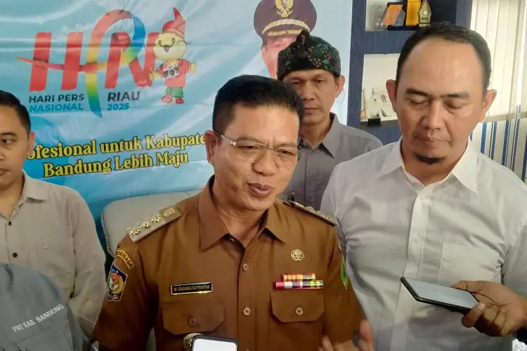 Bupati Dadang Dukung Larangan Sekolah Melakukan  Studi Tour 