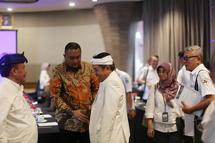 Dedi Mulyadi :  Jalan Parungpanjang 'Dikeroyok' Pembangunannya