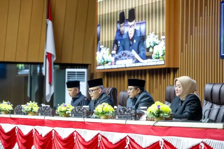 Pj Wali Kota Bandung Sampaikan Jawaban Atas Pandangan Fraksi Usulan Raperda Pajak dan Retribusi Daerah