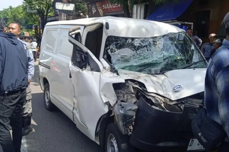 Tiga Kendaraan Terlibat Kecelakaan di Terusan Buahbatu