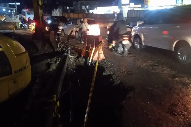 Tertimpa Tiang Listrik, Seorang Pria Tewas di Jalan Nurtanio