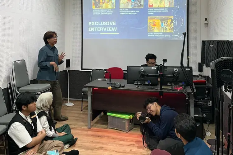 Lab Radio Fikom Unisba Terima Kunjungan Delegasi International Islamic University Malaysia
