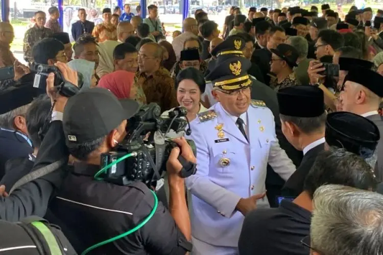 Usai Dilantik, Farhan-Erwin Disambut Para Pejabat di Balai Kota Bandung
