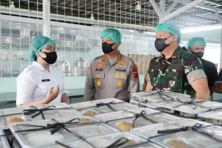 Kapolresta Bandung Tinjau Dapur Makan Bergizi Gratis di Bojongsoang