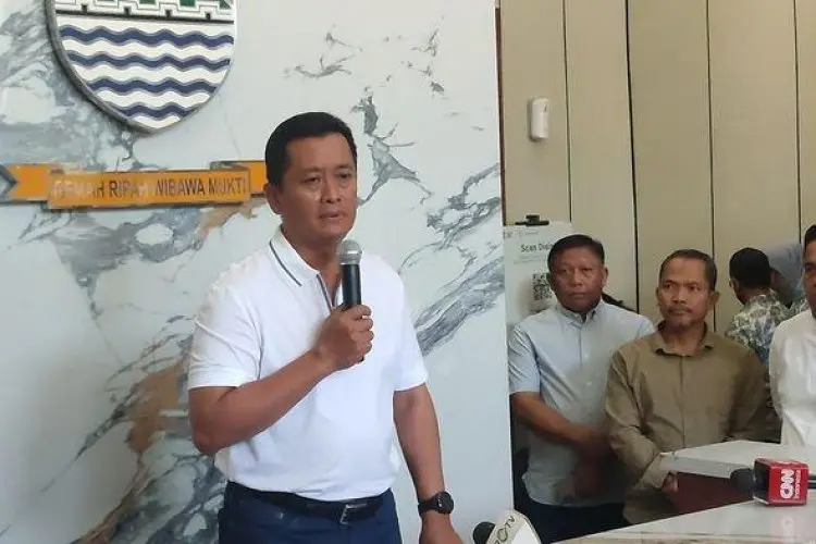 Mantan Sekda Kota Bandung Ema  Sumarna Dipindah Tahanan ke Rutan Kebonwaru