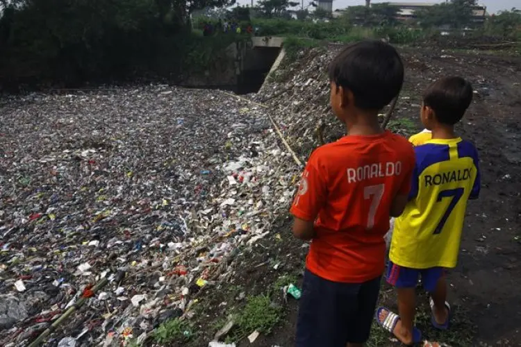 Oxbow Cicukang Kembali Jadi Tempat Sampah, DSDA Jabar Ingatkan Ancaman Banjir