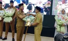 Bupati Bupati Dadang Luncurkan Buku Aksara Swara